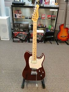 GODIN SESSION CUSTOM LTD Spanish Cedar with Mahogany Flat Top.