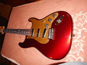 FENDER STRATOCASTER  CLAPTON MOD. ELECTRONICS, DARK CANDY APPLE RED USA