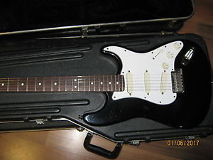 Fender Strat Plus 1995 Black with white pick guard