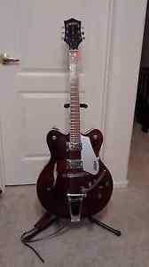 Gretsch G5122 Electromatic Guitar w/case & strap, excellent condition!