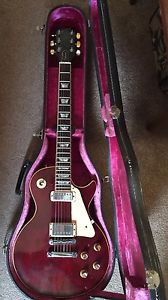 Gibson Les Paul Deluxe 1977 Wine Red Vintage Guitar + Original Black & Pink Case