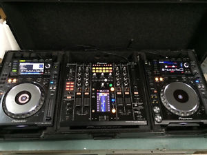 Pioneer CDJ 2000 Nexus X 2 (Pair) & DJM 2000 Nexus In Odyssey Case