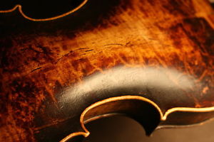A GOOD OLD ANTIQUE EAST EUROPEAN VIOLIN MADE CIRCA 1890.