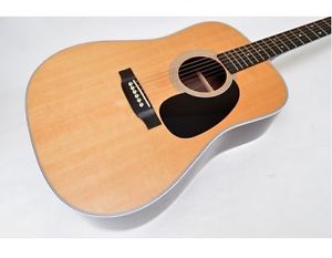 Martin D-28 NAT w/hard case Free shipping Guiter Bass From JAPAN #A2793