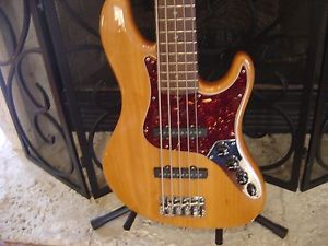 Fender 2007 American Deluxe Jazz V Bass Guitar - Excellent
