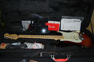 2013 Fender American Deluxe Strat HSS – 3-Color burst, Maple **lightly played