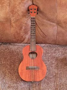 KoAloha KTM-00 Tenor Ukulele with MISI rechargeable pickup