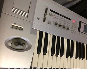KORG TRITON LE/61/ MAS DE 80 SAMPLES GRUPEROS Y BANDA. Studio/TR/Extreme/LE/m1