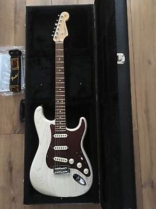 Fender 2013 American Standard Stratocaster FSR Rustic Ash Olympic White