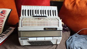 Accordéon Chromatique touche Piano - Weltmeister Barcarolle Magister 80 basses