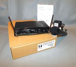 TOA Diversity Wireless Tuner WT-5810 E01US w/ Wireless WM-5270 Microphone