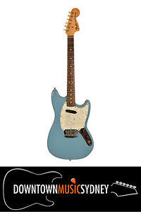 FENDER USA Musicmaster Electric Guitar Short Scale Vintage Blue 1973 + Case