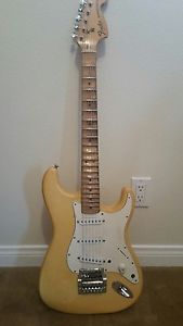 1977 Fender Stratocaster  Scalloped Neck  Olympic White Malmsteen Duck 70's