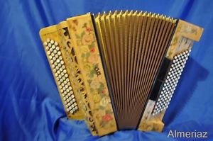 Superbe Accordeon Romeo Mancini Italie 3 voies 4 rangs main droite