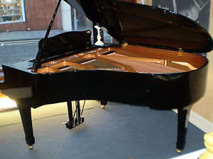 Yamaha C3 Grand Piano. Polished Ebony.