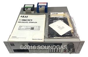 AKAI S900 12-bit MIDI Digital Sampler - FWO, barely used, + discs & manual
