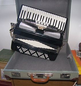 120 Bass National Accordion / Same As A NOBLE Accordion