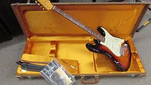 BEAUTIFUL 2014 Fender American Vintage 62' ReIssue Stratocaster Guitar WorldShip