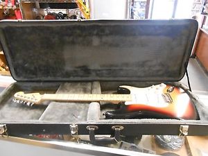FENDER STRAT Z SERIES DESIRABLE COLOR WITH HARD CASE