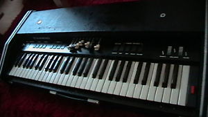 Rare vintage Hammond B-100 portable organ,single keyboard,designed for gigging