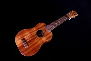 1980s Kamaka Soprano Ukulele / Ukulelefriend.com