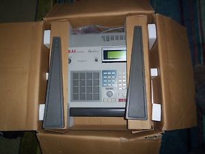 Roger Linn Akai professional  MPC60 drum machine Midi Production Center