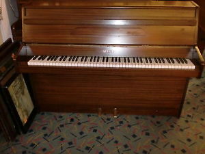 KEMBLE piano small mohogany overstrung and underdamper can deliver! £499 buy