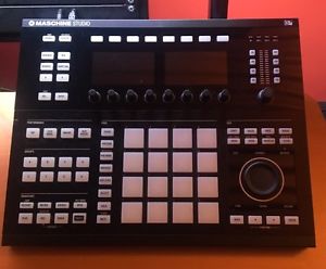 Native Instruments Maschine Studio & Software, Black, Good Condition, OFFERS!
