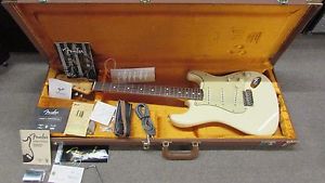BEAUTIFUL 2006 Fender American Vintage 62' ReIssue Stratocaster Guitar WorldShip
