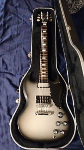 Gibson SG 70s Tribute Silverburst w/ Hardshell Case + Straplocks