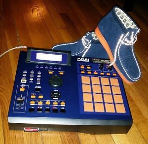 CUSTOM Akai MPC 2000XL Blue w/ORANGE LEDs/PADS 1GB CF Drive MAX RAM MF DOOM