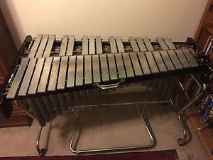 3 octave vibraphon, mallets percussion, orchestra, marimba, xylophone.