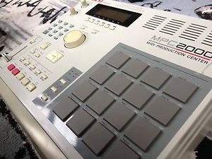 Akai MPC 2000 Sampler serviced sequencer drum machine