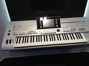 YAMAHA TYROS 4, WIE NEU,   +  PRALLGEFÜLLTER FESTPLATTE  !!!!!!!!