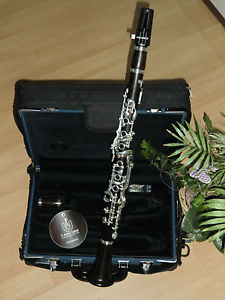 Klarinette Uebel 621, deutsches System, 21 Klappen, 6 Ringe, 4 Triller,