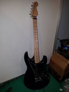 Line 6 James Tyler Variax JTV-69 HSS  Modeling Guitar - Black w/maple strat neck