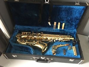 Yanagisawa A-4 Alto Sax. Good condition !!!