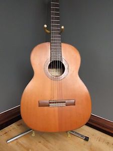 1965 Yamaha No.150 Classical Guitar 8 out of 10 Condtion Sounds and Plays amazin