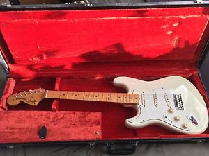 (Left-Handed) 1997 Jimi Hendrix tribute series Fender Stratocaster + case