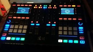 Native Instruments TRAKTOR KONTROL S8 with case