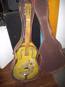 VINTAGE 1929 / 1930 NATIONAL TRIOLIAN STEEL BODY GUITAR W/ CASE