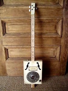 Cigar Box Guitar / Beautiful Hand Crafted / THE RESONATOR / Maple Neck