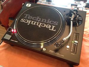 RARE BLACK Technics SL-1210MK5 w/Accessories Near Showroom Mint! Audiophile use!