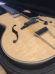 Godin 5th Avenue Jazz Archtop Hollow Body Electric Guitar (Natural) Flame AAA
