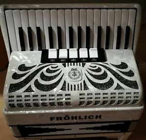 Akkordeon fröhlich sehr edel