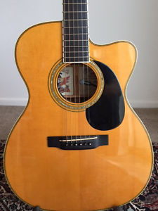 Martin Guitar OOOC Steve Miller model