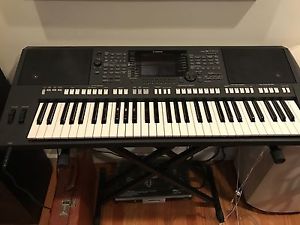YAMAHA PSR 750 KEYBOARD