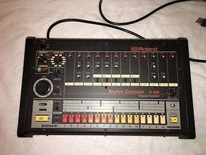 ROLAND TR-808  - Classic Drum Machine in great condition.