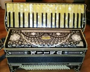 1930's Patti Bros. Milwaukee "The 400" Accordion