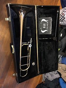 Yamaha ysl548go used trombone w/ music stand attatchment